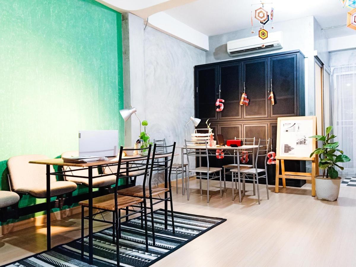 Five Stars Ratchada 19 Hostel Μπανγκόκ Εξωτερικό φωτογραφία
