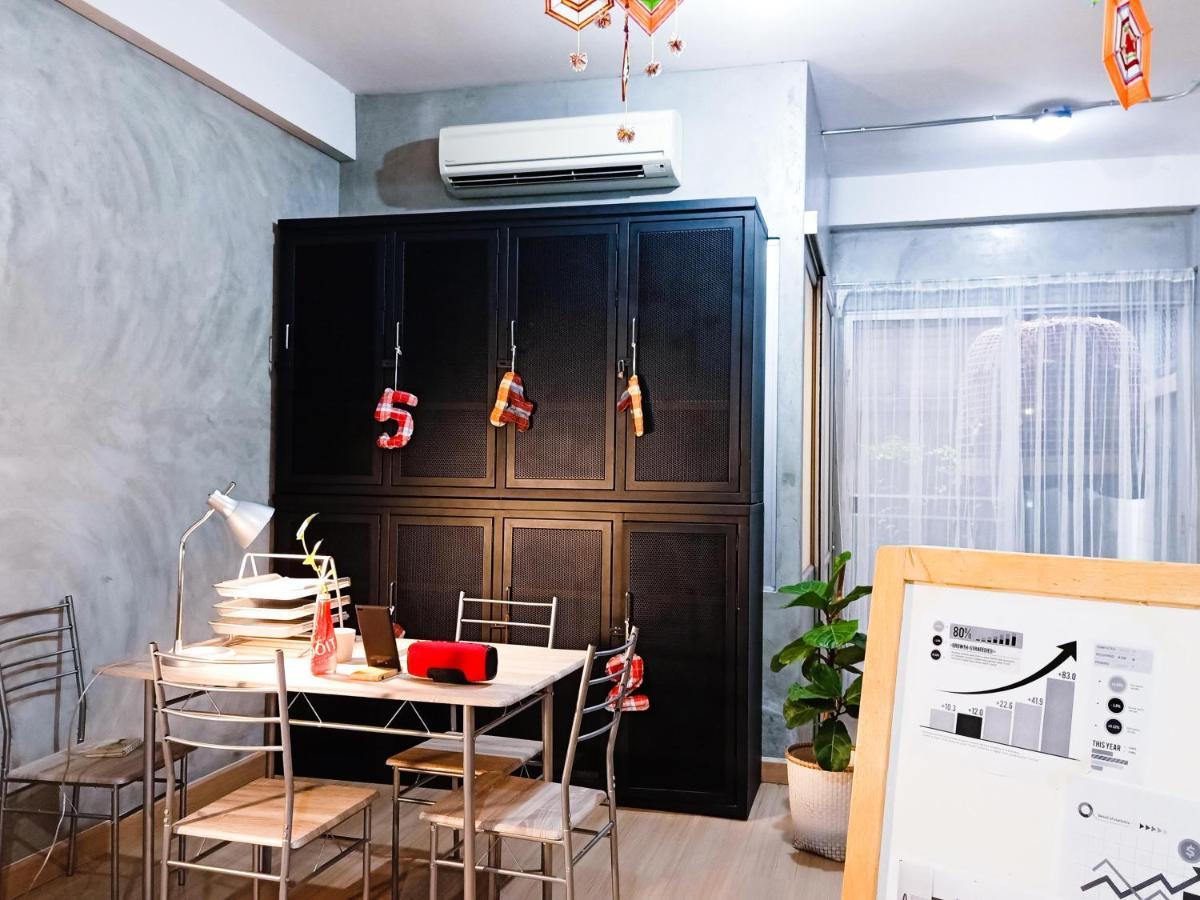 Five Stars Ratchada 19 Hostel Μπανγκόκ Εξωτερικό φωτογραφία