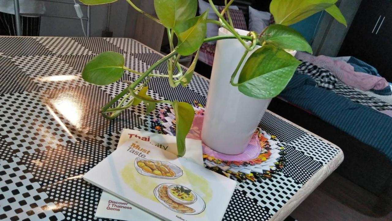Five Stars Ratchada 19 Hostel Μπανγκόκ Εξωτερικό φωτογραφία